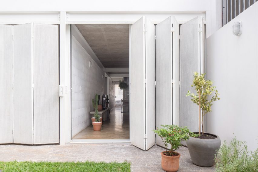 711H House by Bloco Arquitetos