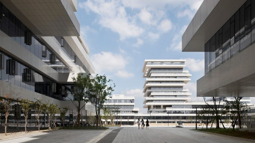 Staggered towers form university campus in Hangzhou