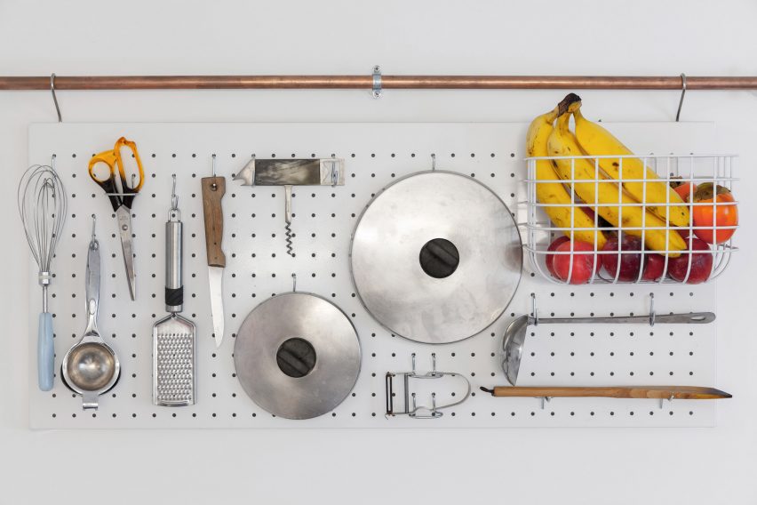 ARL008_Shaker Studio by Ariel Claudet