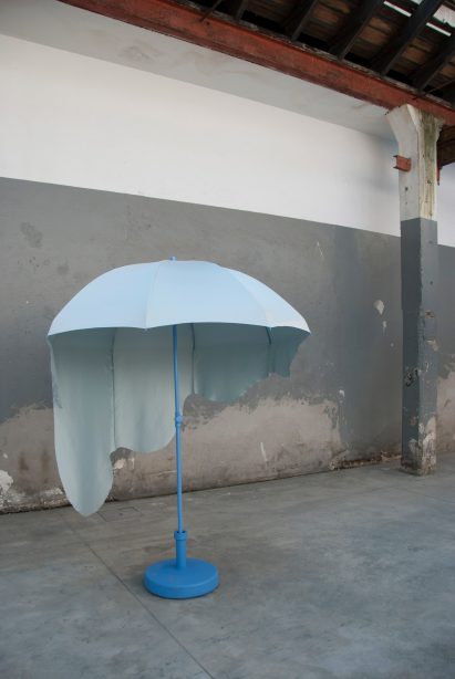 Belén presents textile-based alternatives to "harmful" sunscreens