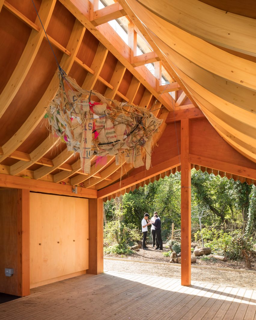 Belvue woodland school by Studio Weave