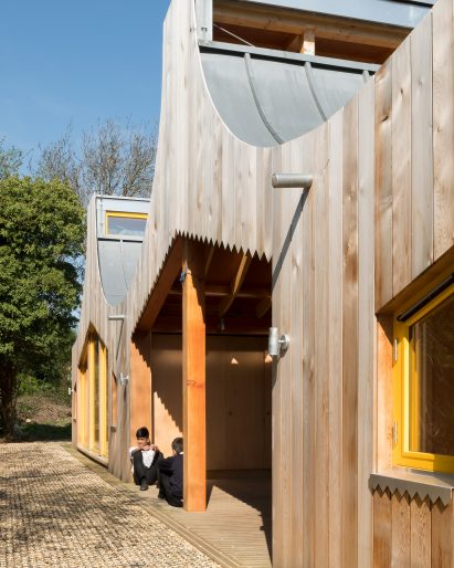 Belvue woodland school by Studio Weave