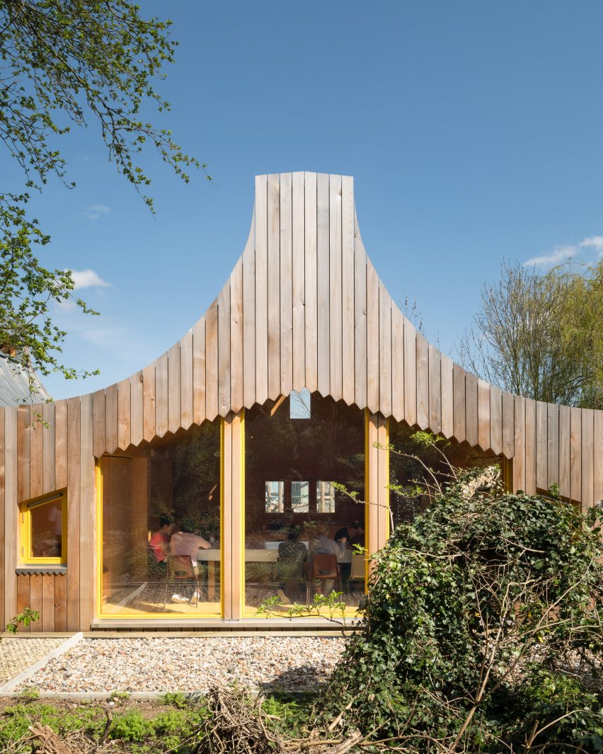 Belvue woodland school by Studio Weave