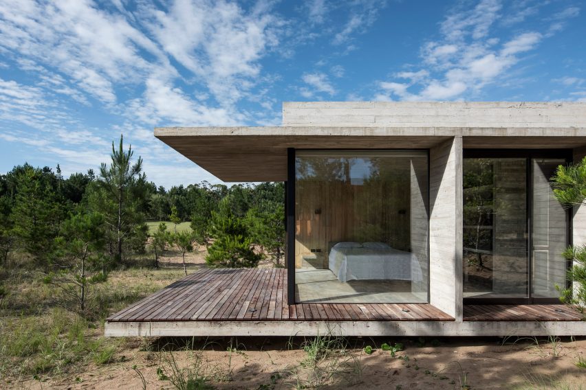 Equestrian House by Luciano Kruk Arquitectos