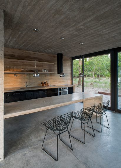 Equestrian House by Luciano Kruk Arquitectos