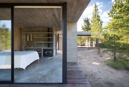 Equestrian House by Luciano Kruk Arquitectos