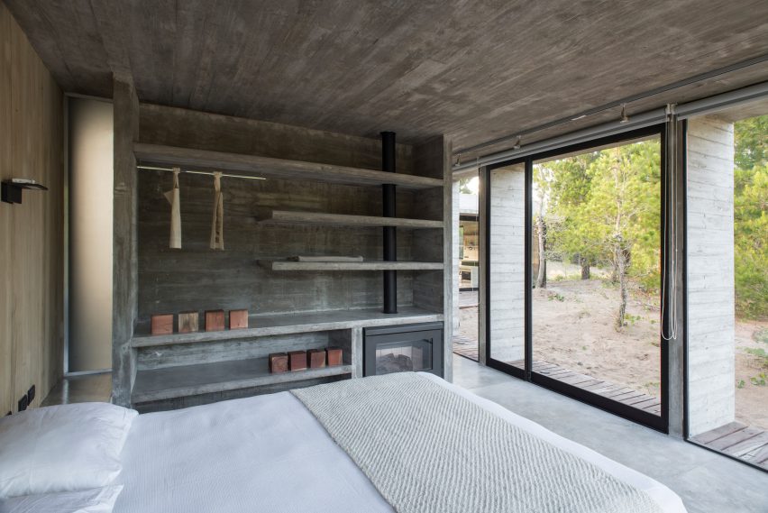 Equestrian House by Luciano Kruk Arquitectos