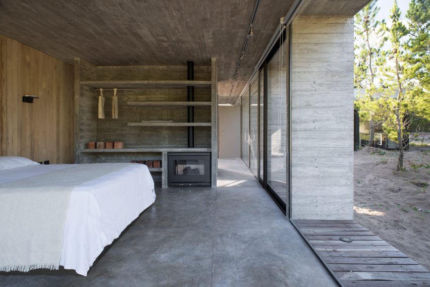 Equestrian House by Luciano Kruk Arquitectos