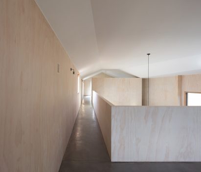 Casa Hualle by Ampuero Yutronic