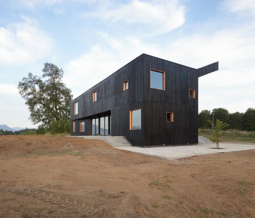 Casa Hualle by Ampuero Yutronic
