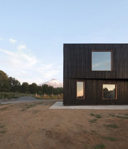 Casa Hualle by Ampuero Yutronic