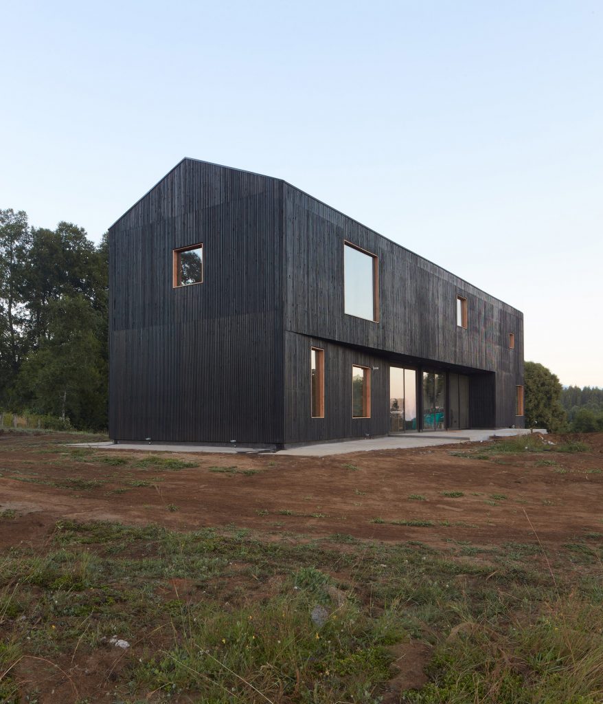 Casa Hualle by Ampuero Yutronic