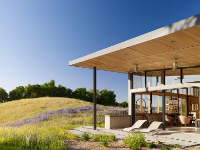 Caterpillar House by Feldman Architecture