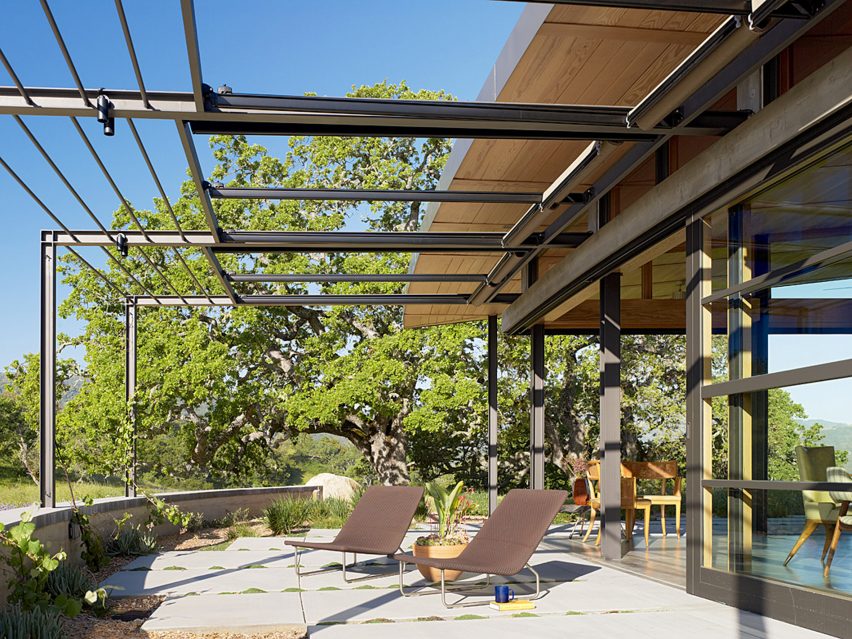 Caterpillar House by Feldman Architecture