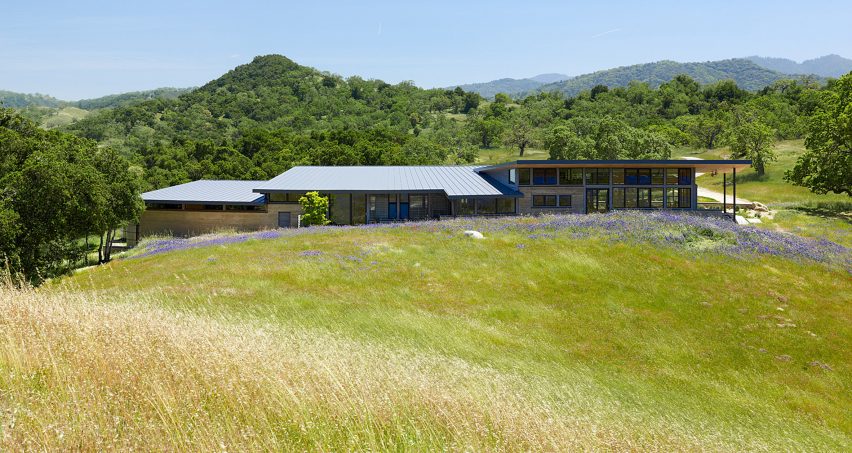 Caterpillar House by Feldman Architecture