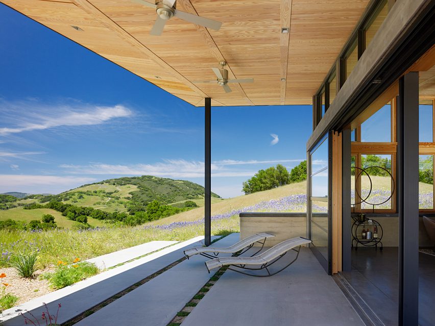 Caterpillar House by Feldman Architecture