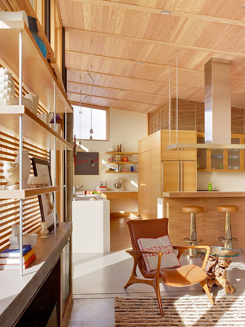 Caterpillar House by Feldman Architecture
