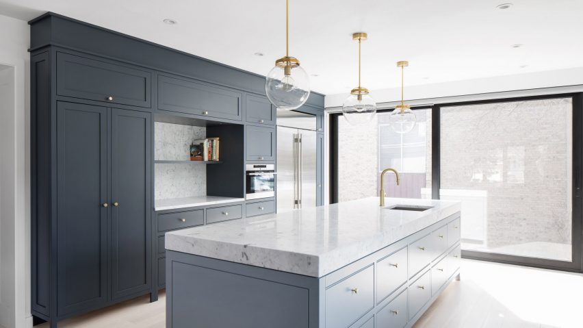Hampstead House by Robitaille Curtis