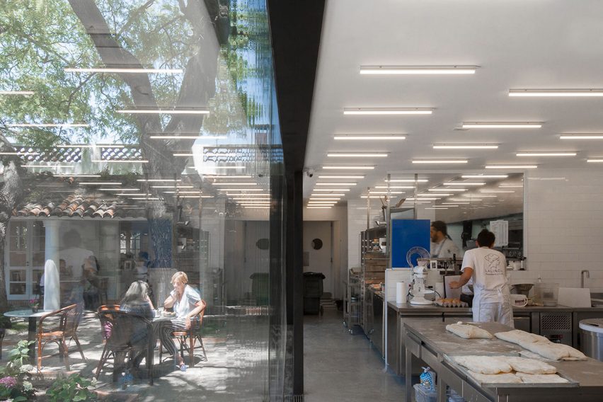 La Linda Bakery by Pedro Livni