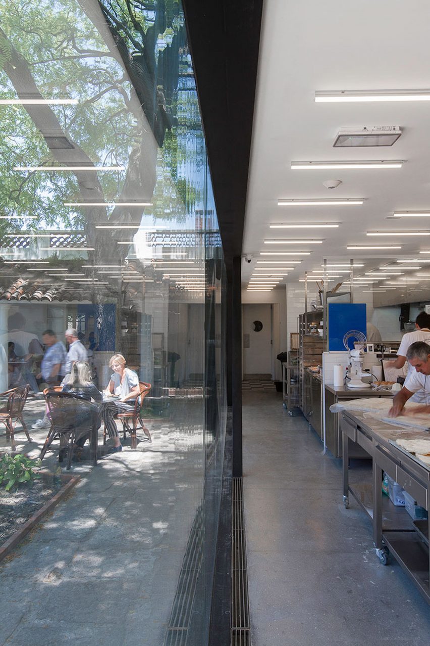 La Linda Bakery by Pedro Livni