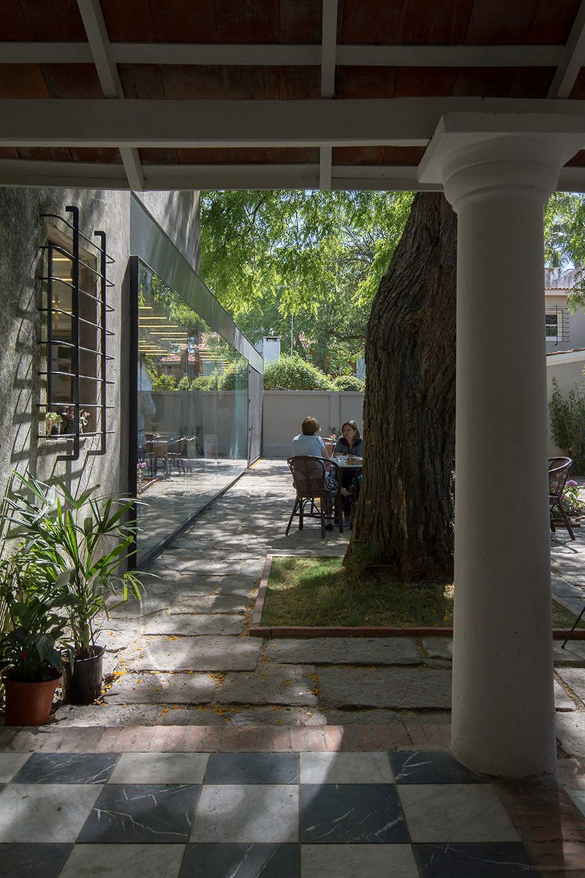 La Linda Bakery by Pedro Livni