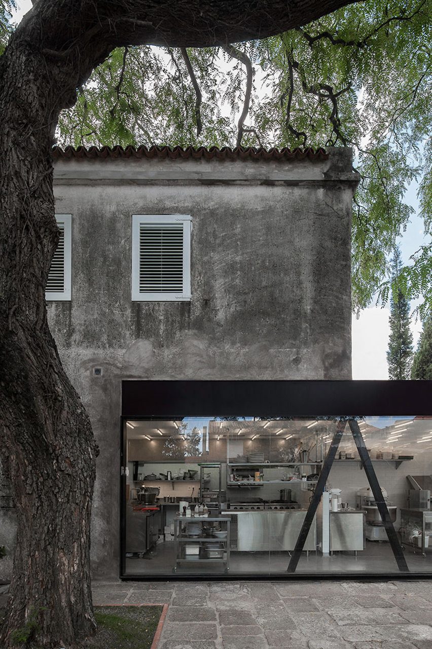 La Linda Bakery by Pedro Livni