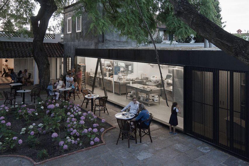 La Linda Bakery by Pedro Livni