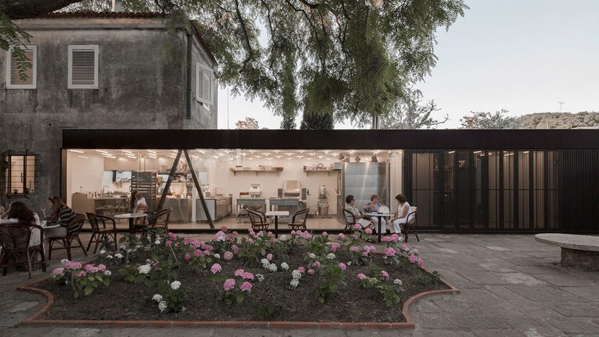 La Linda Bakery by Pedro Livni