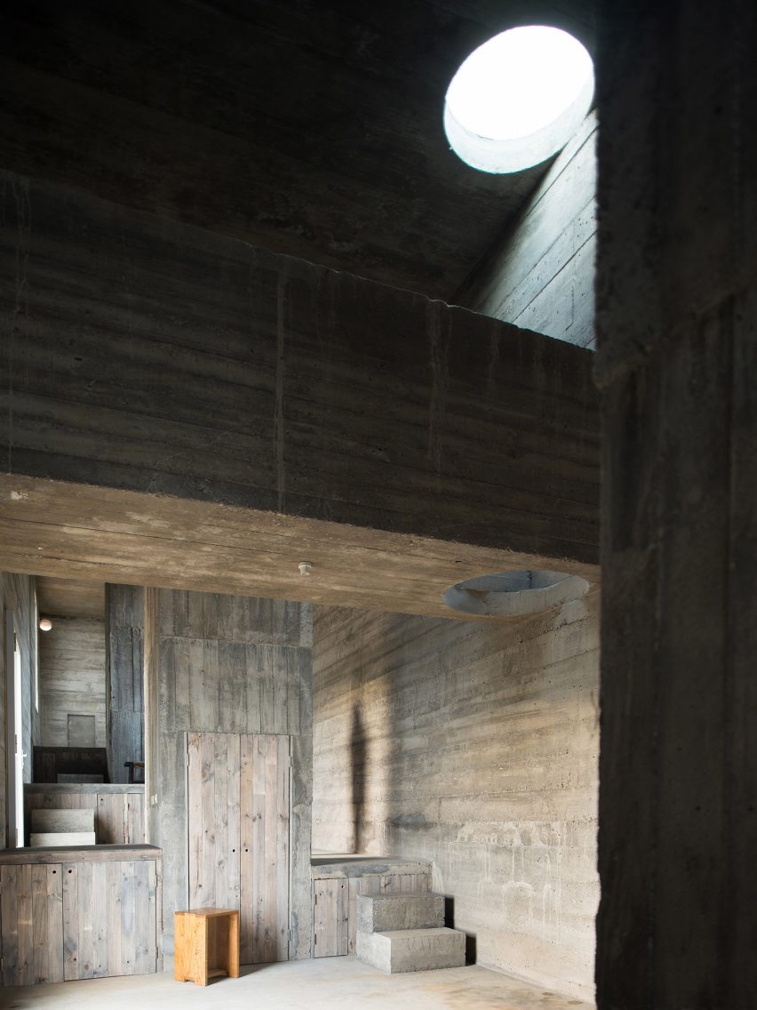 Loba house by Pezo von Ellrichshausen