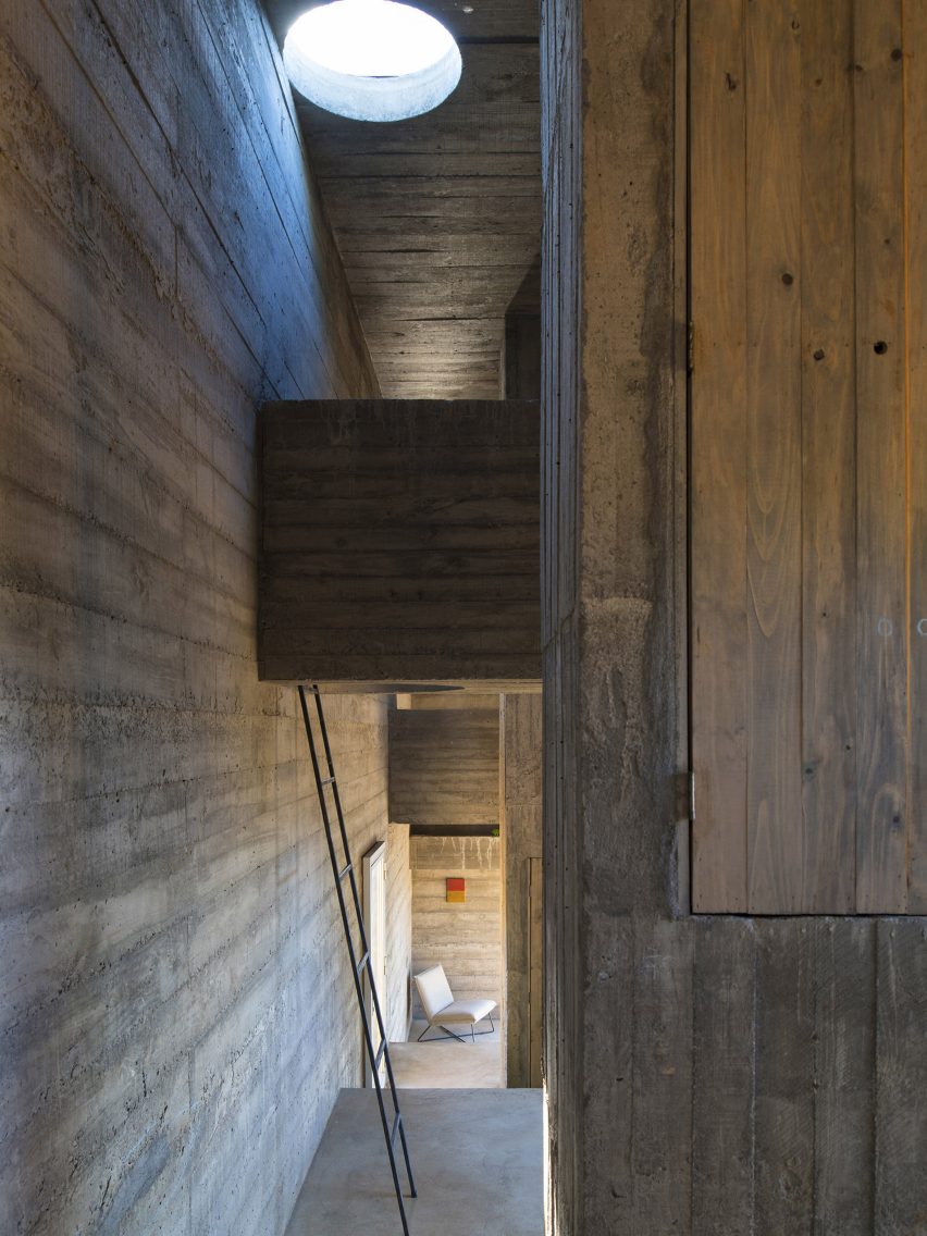 Loba house by Pezo von Ellrichshausen