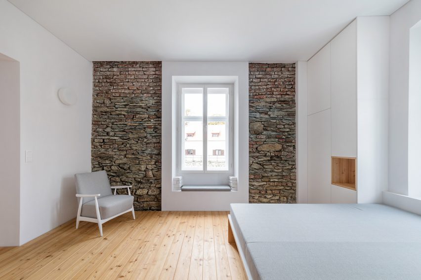 Nickzy Apartment by Béres Architects