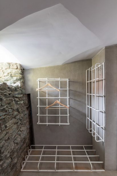 Nickzy Apartment by Béres Architects