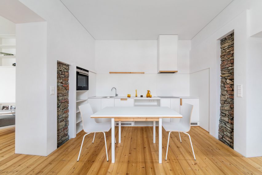 Nickzy Apartment by Béres Architects