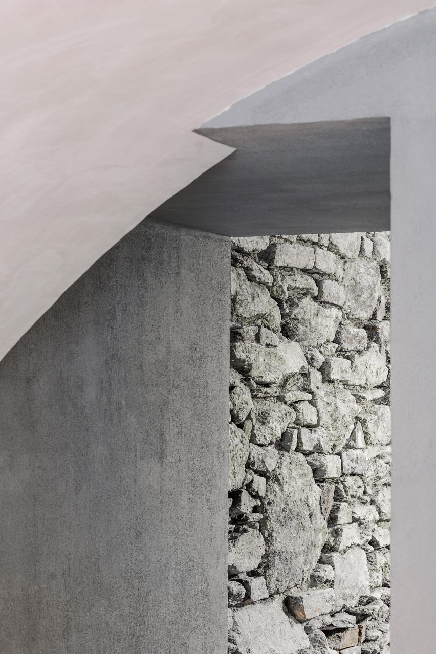 Nickzy Apartment by Béres Architects