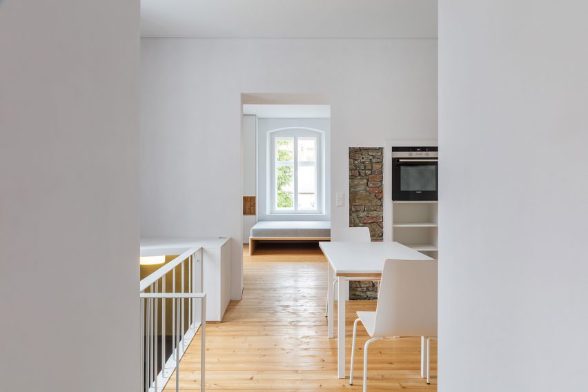 Nickzy Apartment by Béres Architects