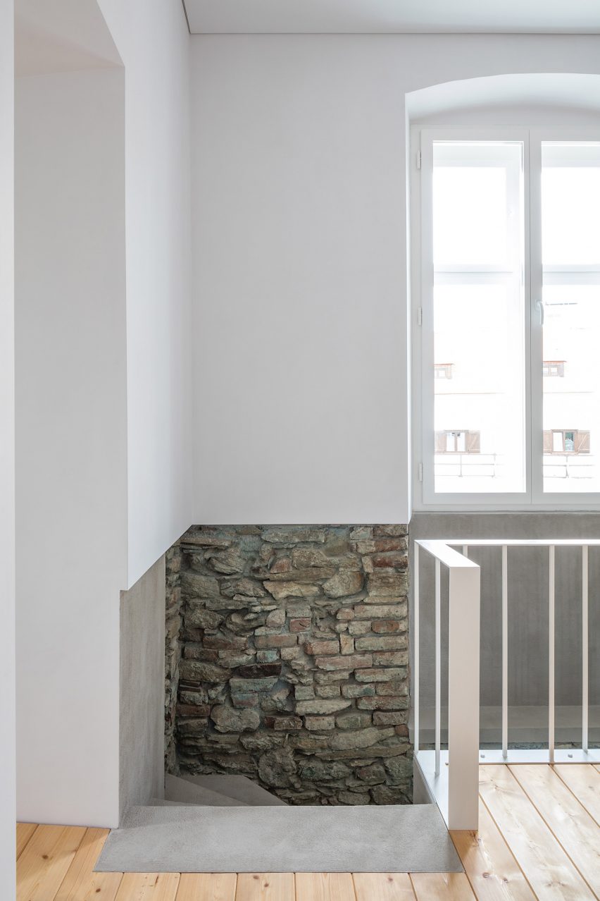 Nickzy Apartment by Béres Architects
