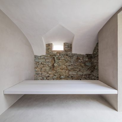 Nickzy Apartment by Béres Architects