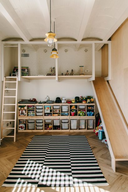 Sant Gervasi apartment by Isabel Lopez Vilalta