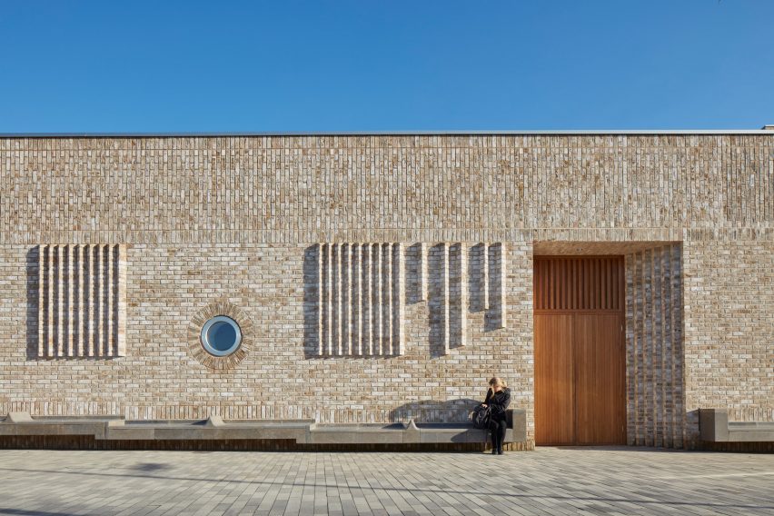 Storeys Field by MUMA