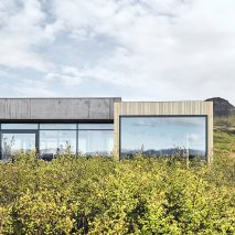 Summerhouse in South Iceland by Gláma Kím