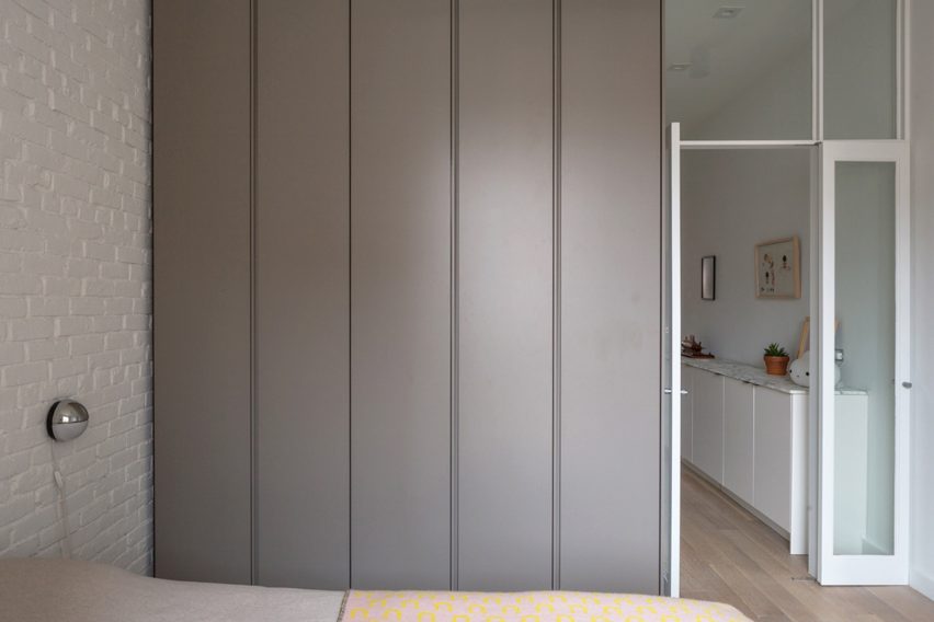 West Chelsea Apartment by BoND