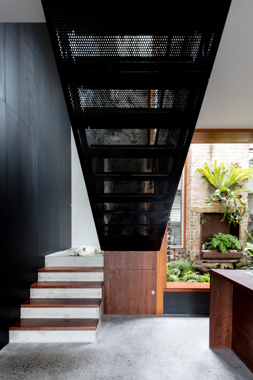 Screen House by Carter Williamson Architects