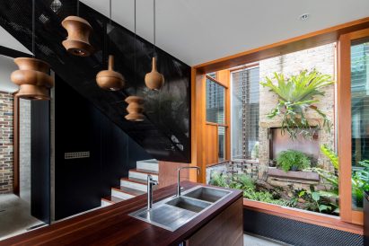 Screen House by Carter Williamson Architects