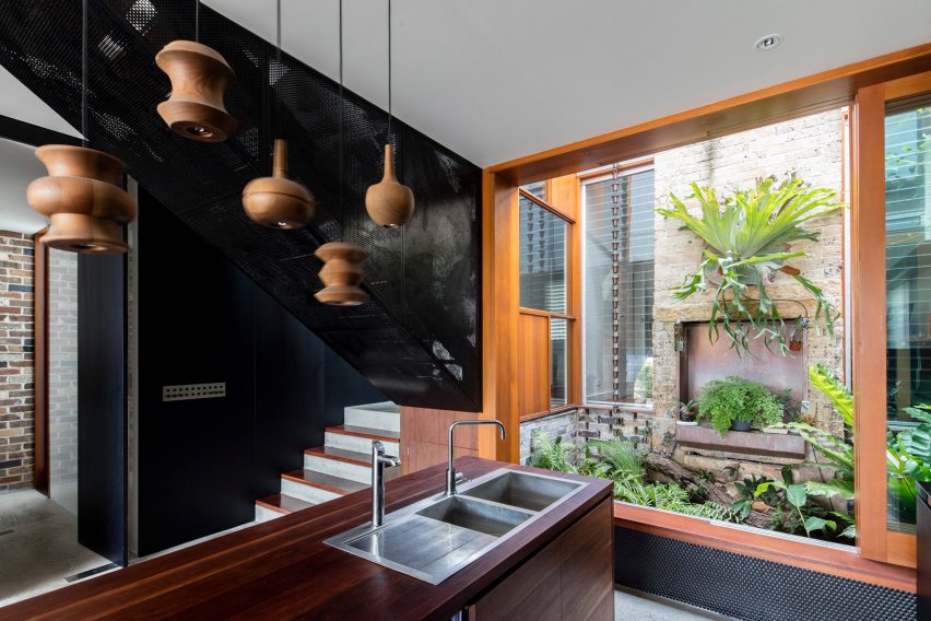 Screen House by Carter Williamson Architects