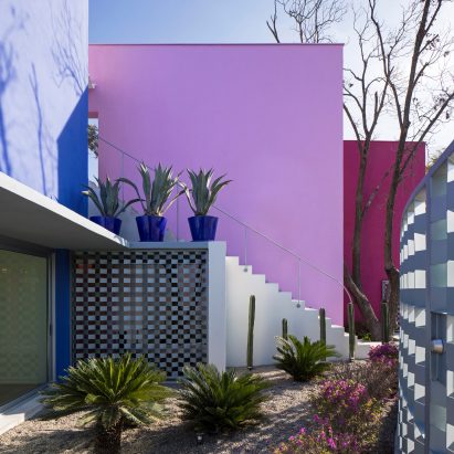 Latest Dezeen Weekly features a Barragán-esque house and MINI’s royal wedding car