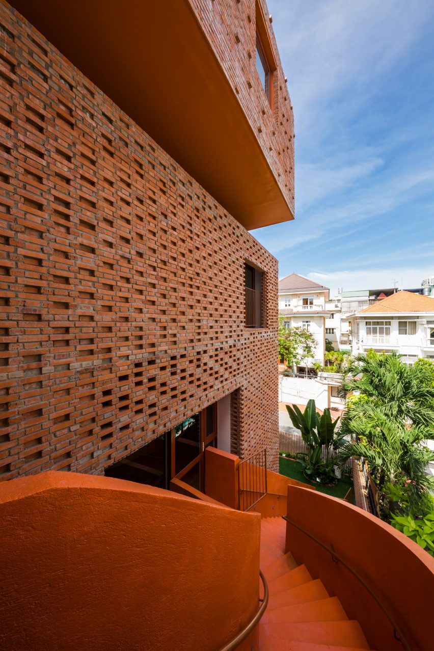 Chuon Chuon Kim 2 Kindergarten by Kientruc O