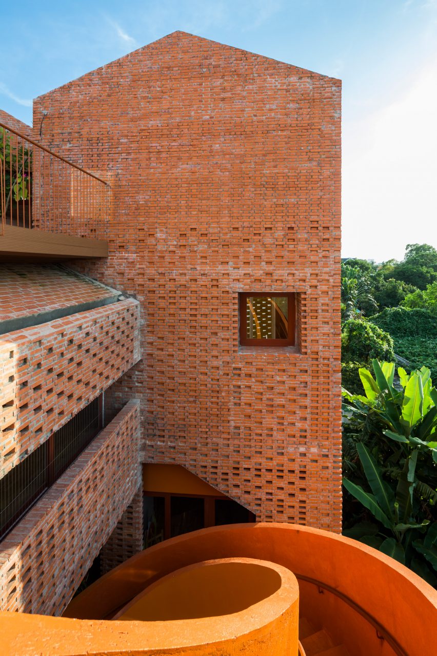 Chuon Chuon Kim 2 Kindergarten by Kientruc O
