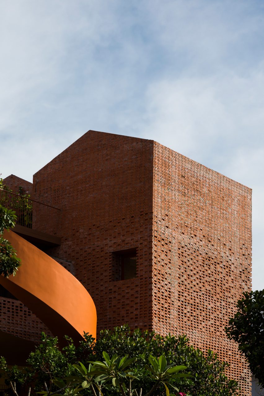 Chuon Chuon Kim 2 Kindergarten by Kientruc O