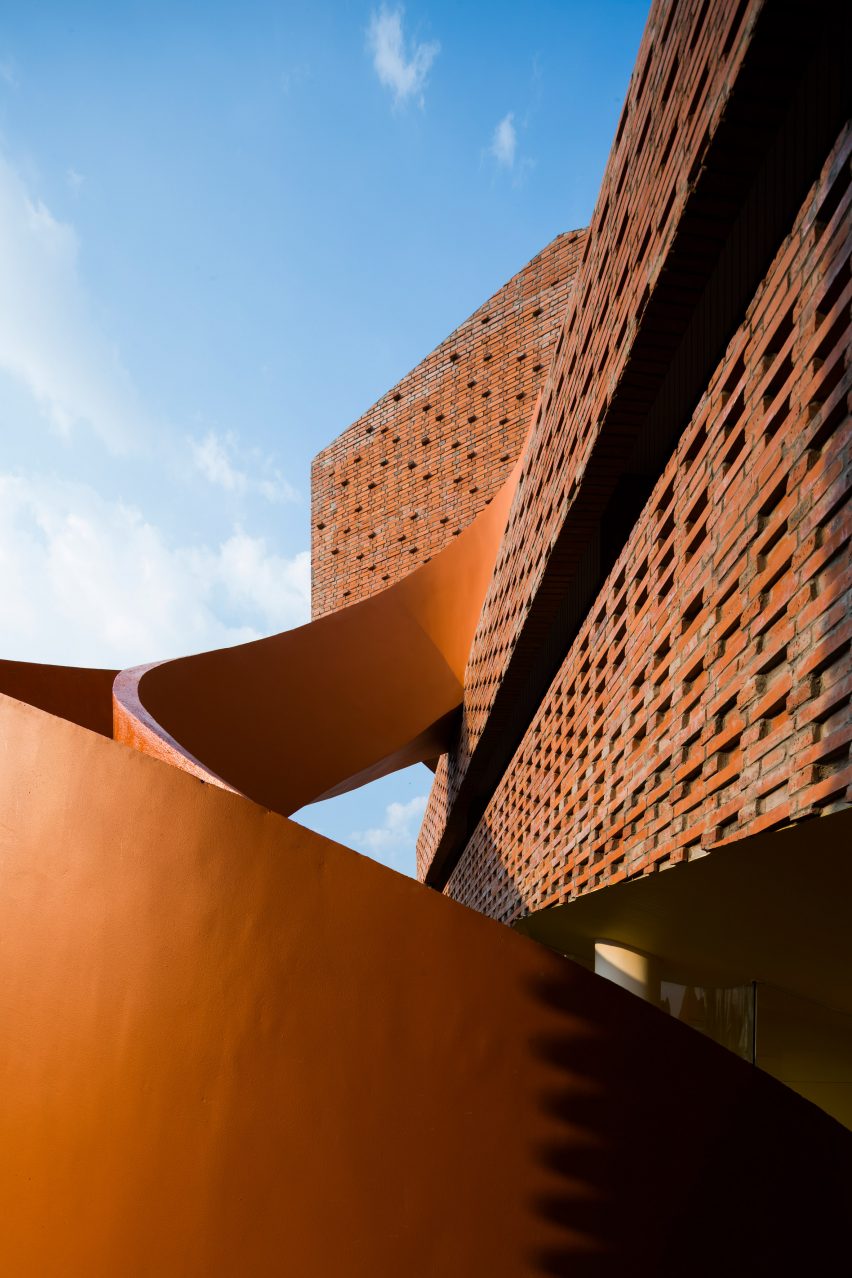 Chuon Chuon Kim 2 Kindergarten by Kientruc O
