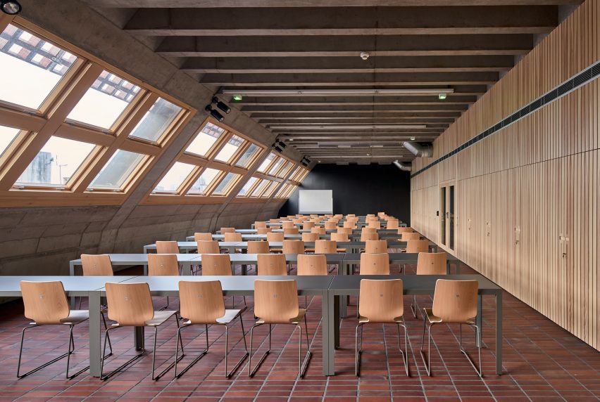 Department of Radio by Grupa 5 Architekci